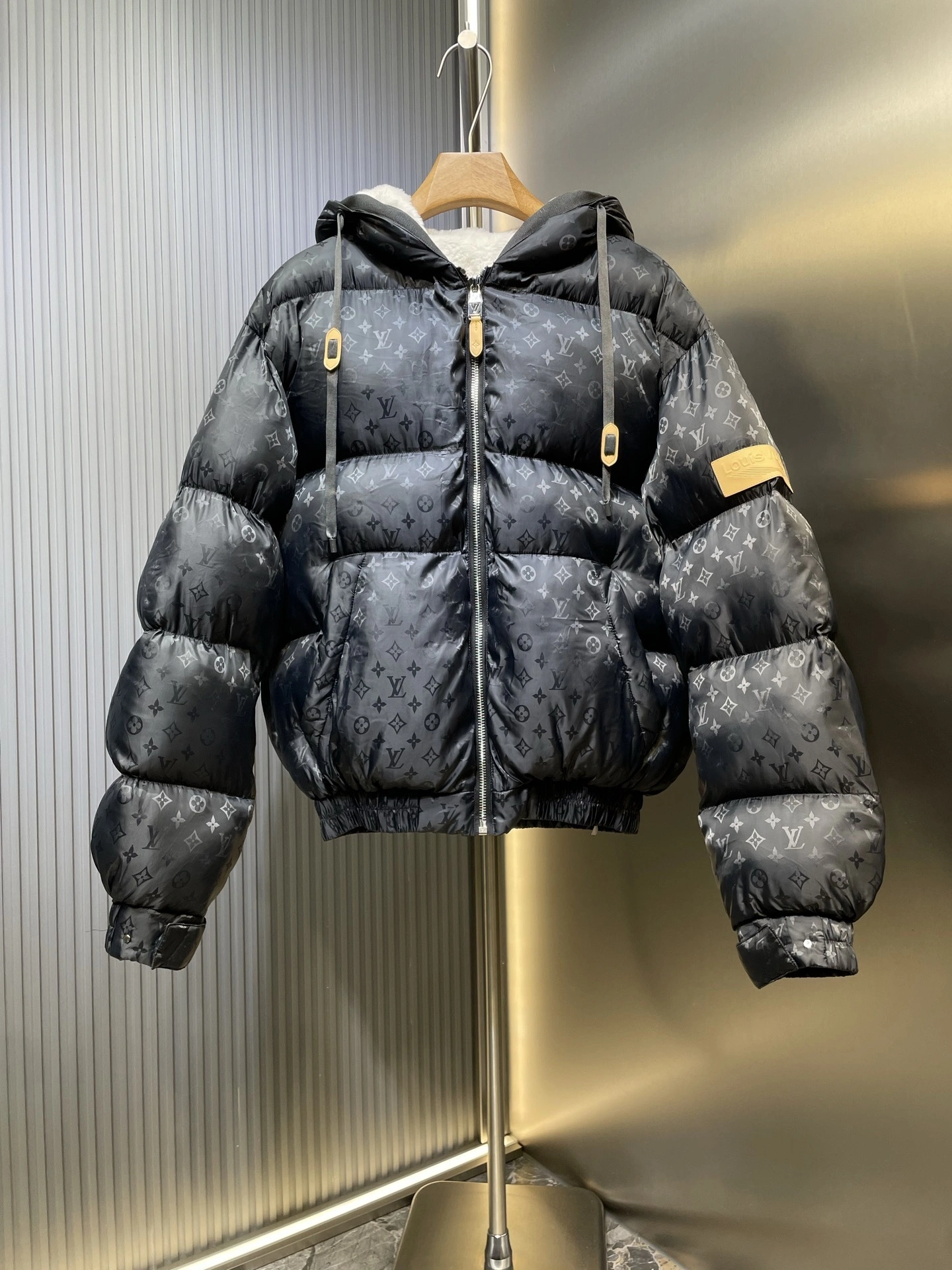 wg.luxury-- 8V item: E-F000J0204